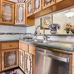 San Antonio Townhome Community Pool And Hot Tub!