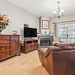 San Antonio Townhome Community Pool And Hot Tub!